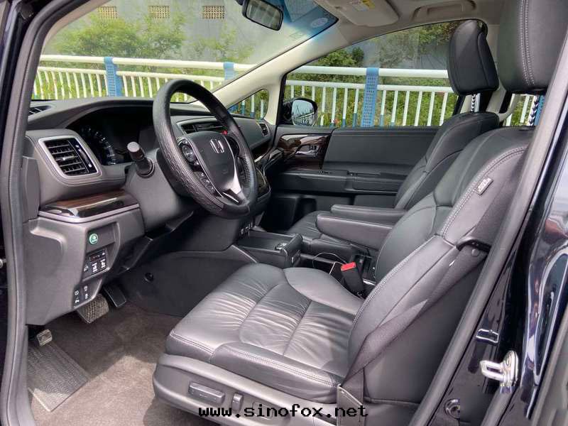 广州市(shì)白(bái)雲(yún)機(jī)场(chǎng)南(nán)站出(chū)租七(qī)人(rén)座奧德賽商務(wù)車（7座）_广州租車包(bāo)車用車 首選广州現(xiàn)达(dá)租車公(gōng)司