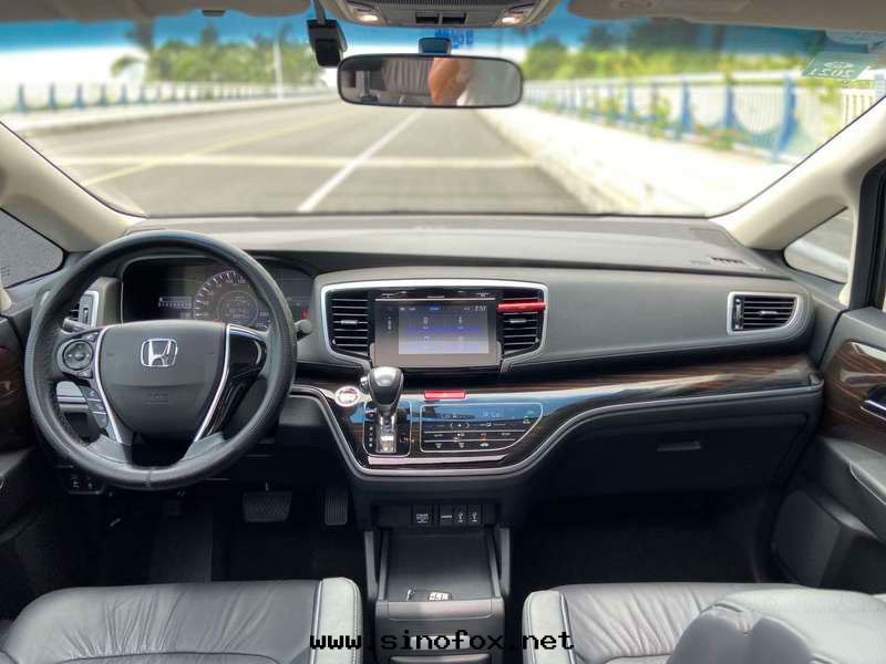 广州市(shì)白(bái)雲(yún)機(jī)场(chǎng)南(nán)站出(chū)租七(qī)人(rén)座奧德賽商務(wù)車（7座）_广州租車包(bāo)車用車 首選广州現(xiàn)达(dá)租車公(gōng)司