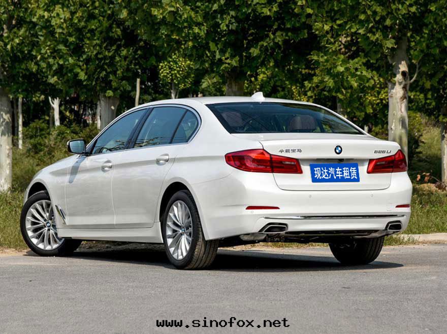 广州租賃高(gāo)檔轎車出(chū)租寶(bǎo)馬5系(xì)530Li轎車_广州租車包(bāo)車用車 首選广州現(xiàn)达(dá)租車公(gōng)司