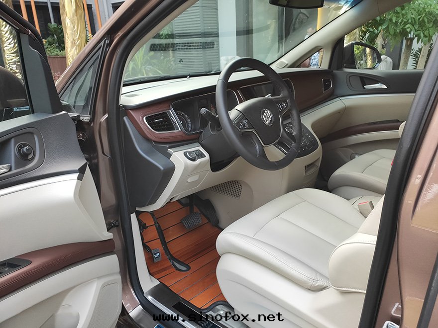 广州租車公(gōng)司带(dài)司機(jī)出(chū)租7座别克(kè)GL8商務(wù)車包(bāo)年(nián)租月租,在(zài)广州租一(yī)台(tái)别克(kè)商務(wù)gl8多(duō)少(shǎo)錢(qián)一(yī)天(tiān)?_广州租車包(bāo)車用車 首選广州現(xiàn)达(dá)租車公(gōng)司