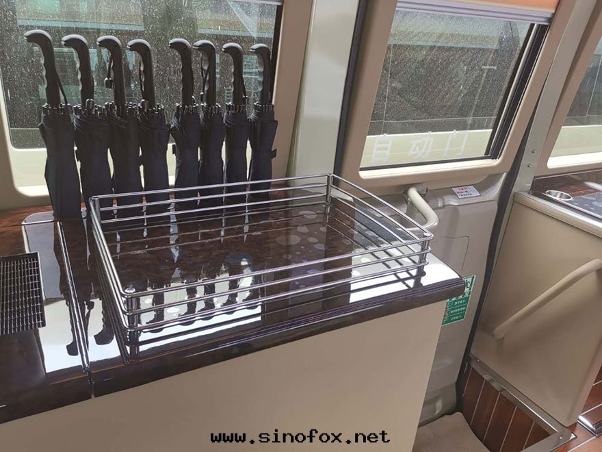 广州南(nán)站白(bái)雲(yún)機(jī)场(chǎng)出(chū)租豐田(tián)考斯特(tè)双(shuāng)辦(bàn)公(gōng)台(tái)（18座）_广州租車包(bāo)車用車 首選广州現(xiàn)达(dá)租車公(gōng)司