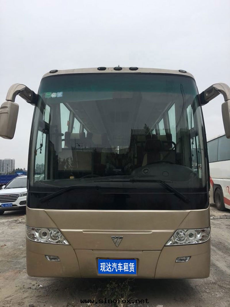 广州带(dài)司機(jī)出(chū)租豪華大(dà)巴車包(bāo)天(tiān)（50座）_广州租車包(bāo)車用車 首選广州現(xiàn)达(dá)租車公(gōng)司