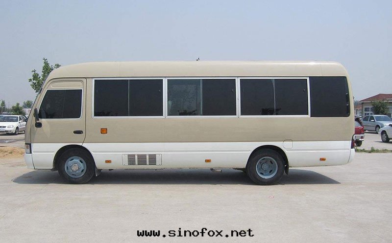 广州商務(wù)活動(dòng)带(dài)司機(jī)包(bāo)車租賃出(chū)租豐田(tián)考斯特(tè)包(bāo)天(tiān)（23座）_广州租車包(bāo)車用車 首選广州現(xiàn)达(dá)租車公(gōng)司