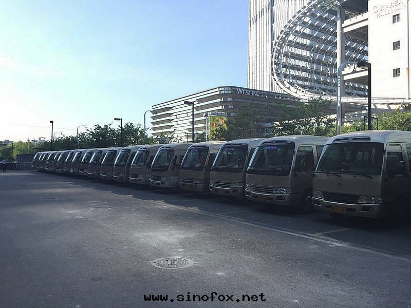 广州豐田(tián)豪華中(zhōng)巴車出(chū)租包(bāo)天(tiān)带(dài)司機(jī)包(bāo)車（23座）_广州租車包(bāo)車用車 首選广州現(xiàn)达(dá)租車公(gōng)司