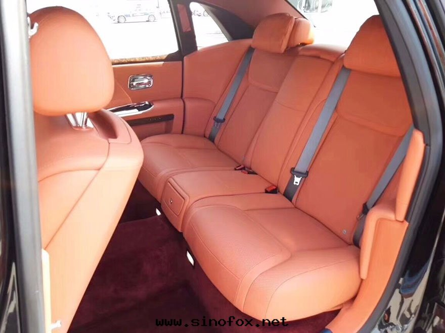 广州哪里(lǐ)有(yǒu)豪華高(gāo)端勞斯萊斯幻影古斯特(tè)高(gāo)檔頂級轎車出(chū)租一(yī)天(tiān)多(duō)少(shǎo)錢(qián)_广州租車包(bāo)車 首選广州現(xiàn)达(dá)汽車租賃公(gōng)司