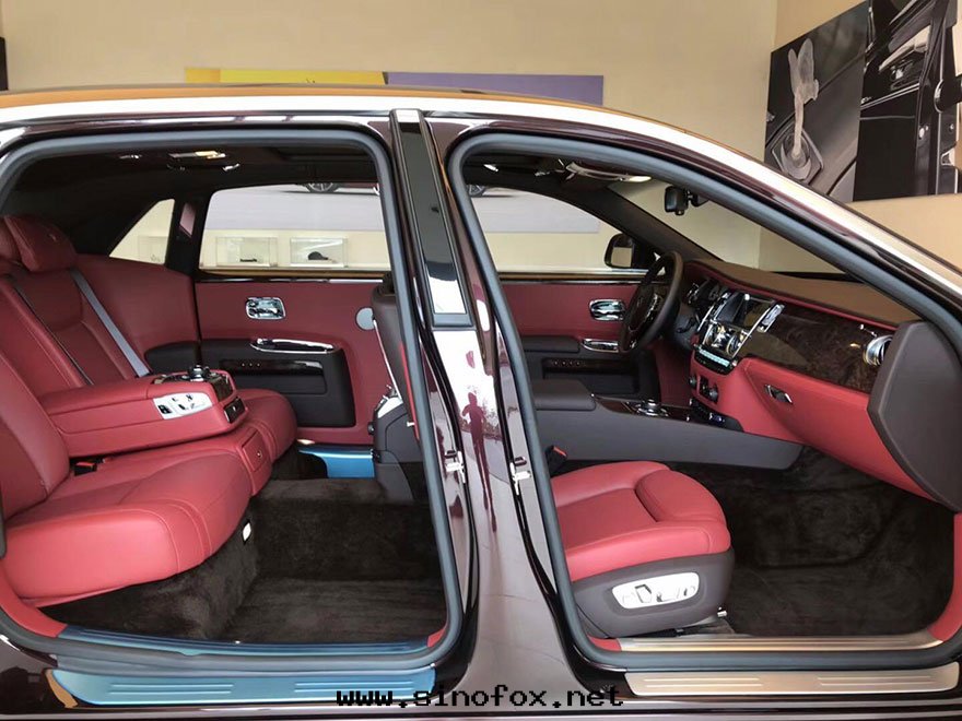 广州哪里(lǐ)有(yǒu)豪華高(gāo)端勞斯萊斯幻影古斯特(tè)高(gāo)檔頂級轎車出(chū)租一(yī)天(tiān)多(duō)少(shǎo)錢(qián)_广州租車包(bāo)車 首選广州現(xiàn)达(dá)汽車租賃公(gōng)司