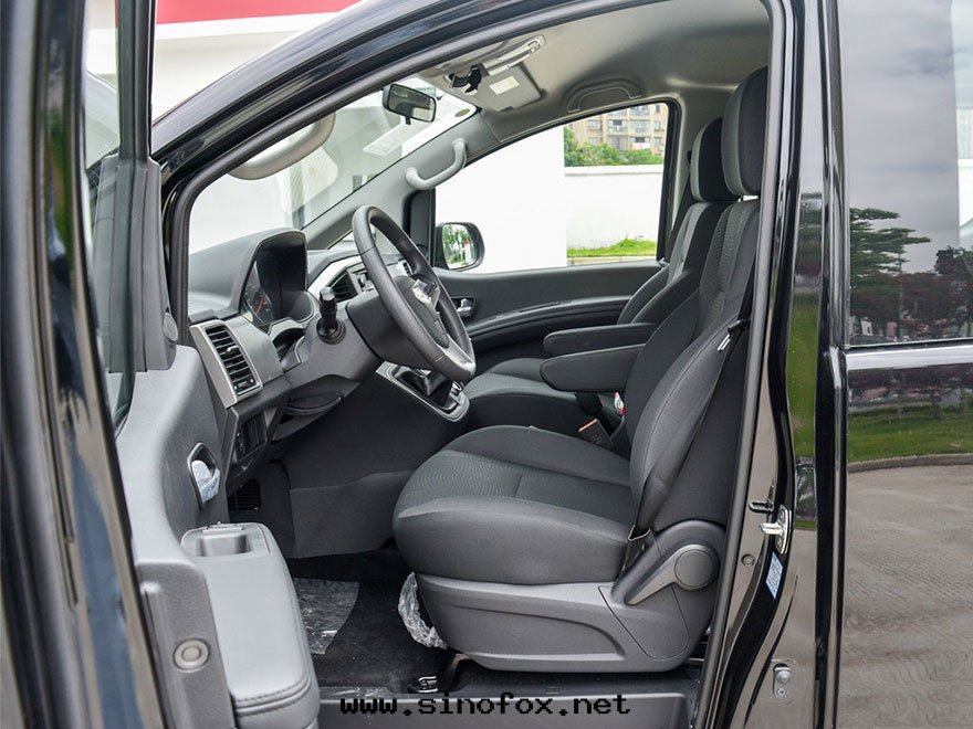 广州出(chū)租經(jīng)濟9座瑞風(fēng)M4商務(wù)車租車公(gōng)司_广州租車包(bāo)車用車 首選广州現(xiàn)达(dá)租車公(gōng)司