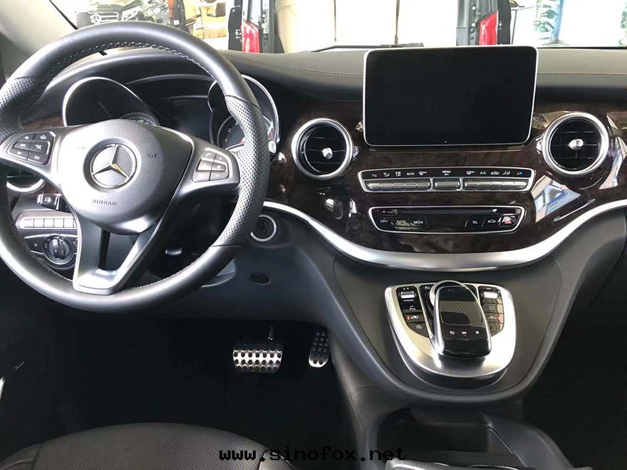 广州市(shì)租車公(gōng)司出(chū)租奔驰V260L七(qī)座豪華高(gāo)端商務(wù)車带(dài)司機(jī)租賃包(bāo)車（7座）_广州租車包(bāo)車用車 首選广州現(xiàn)达(dá)租車公(gōng)司