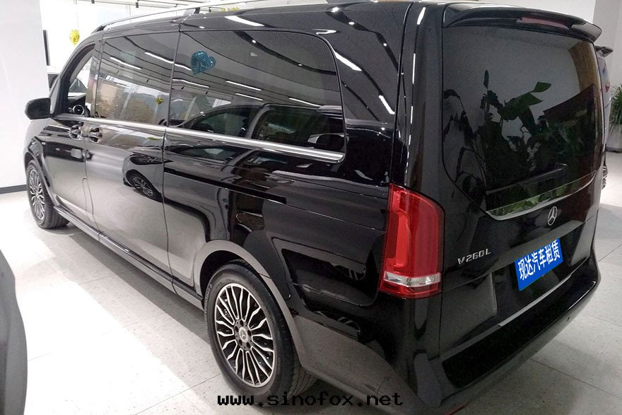 广州市(shì)租車公(gōng)司出(chū)租奔驰V260L七(qī)座豪華高(gāo)端商務(wù)車带(dài)司機(jī)租賃包(bāo)車（7座）_广州租車包(bāo)車用車 首選广州現(xiàn)达(dá)租車公(gōng)司