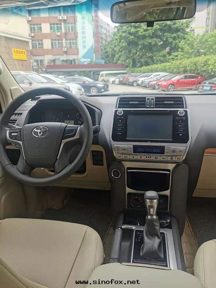 广州配带(dài)司機(jī)自(zì)駕出(chū)租7人(rén)座陸地(dì)巡洋(yáng)艦豐田(tián)霸道(dào)SUV越野車價格怎麼(me)收(shōu)费的(de)多(duō)少(shǎo)錢(qián)一(yī)天(tiān)_广州租車包(bāo)車用車 首選广州現(xiàn)达(dá)汽車租賃公(gōng)司