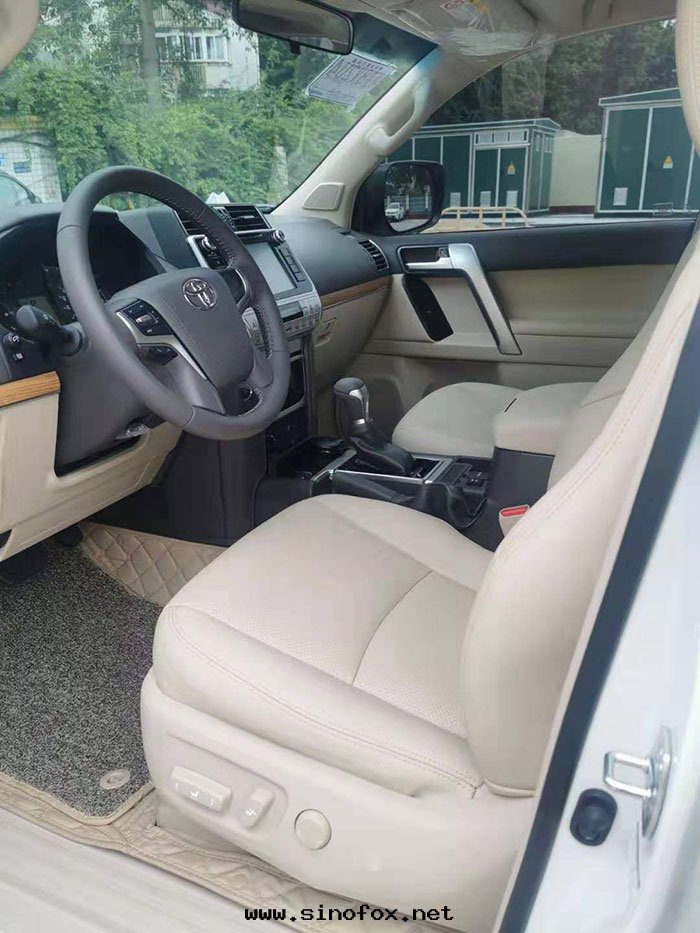 广州配带(dài)司機(jī)自(zì)駕出(chū)租7人(rén)座陸地(dì)巡洋(yáng)艦豐田(tián)霸道(dào)SUV越野車價格怎麼(me)收(shōu)费的(de)多(duō)少(shǎo)錢(qián)一(yī)天(tiān)_广州租車包(bāo)車用車 首選广州現(xiàn)达(dá)汽車租賃公(gōng)司