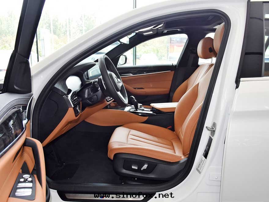 广州租賃高(gāo)檔轎車出(chū)租寶(bǎo)馬5系(xì)530Li轎車_广州租車包(bāo)車用車 首選广州現(xiàn)达(dá)租車公(gōng)司