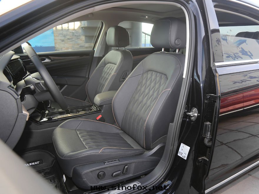 广州长(cháng)期(qī)出(chū)租舒适車型大(dà)衆帕薩特(tè)轎車年(nián)租月租_广州租車包(bāo)車用車 首選广州現(xiàn)达(dá)租車公(gōng)司