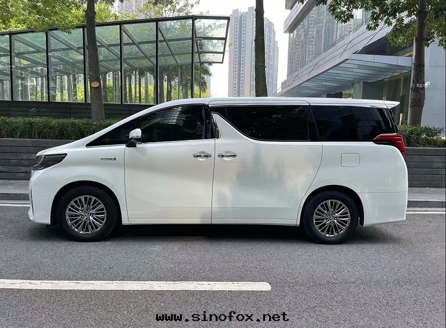 广州自(zì)駕配带(dài)司機(jī)长(cháng)期(qī)出(chū)租新(xīn)款豐田(tián)埃爾法商務(wù)接待包(bāo)天(tiān)费用（7座）_广州租車包(bāo)車用車 首選广州現(xiàn)达(dá)汽車租賃公(gōng)司