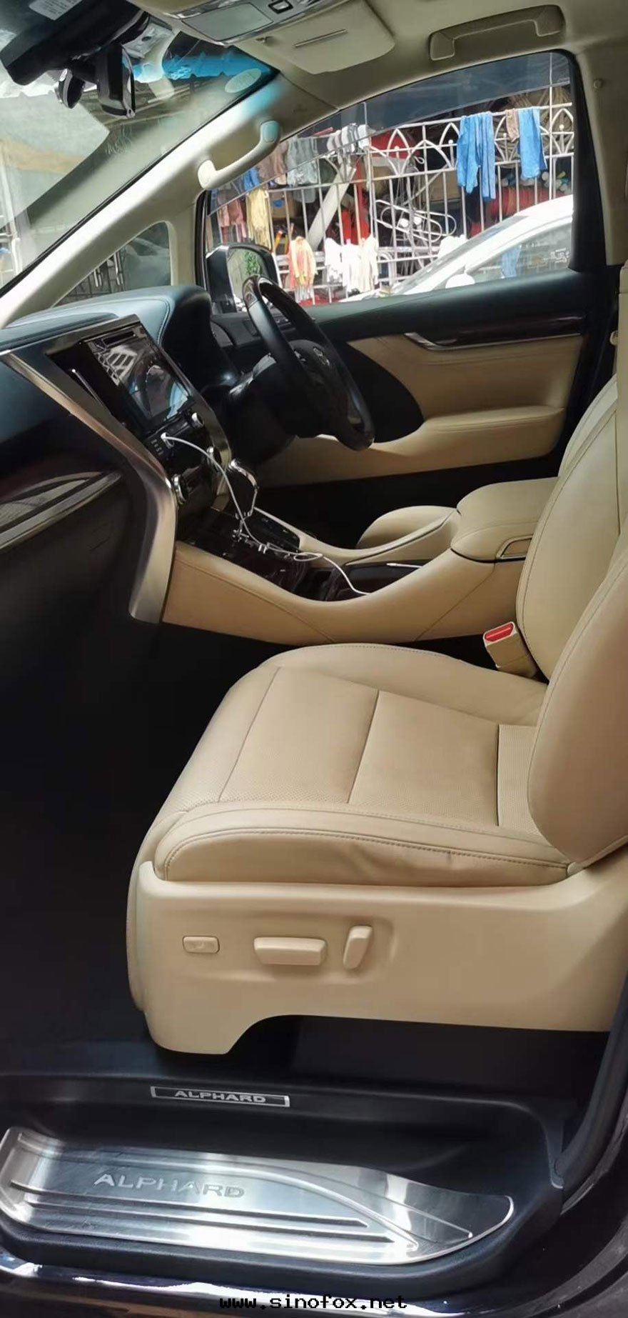 广東(dōng)省(shěng)广州市(shì)哪里(lǐ)有(yǒu)出(chū)租新(xīn)款粵港澳两(liǎng)地(dì)牌(pái)威爾法埃爾法商務(wù)車包(bāo)天(tiān)费用價格表(biǎo)_广州自(zì)駕带(dài)司機(jī)租車 首選广州現(xiàn)达(dá)汽車租賃公(gōng)司