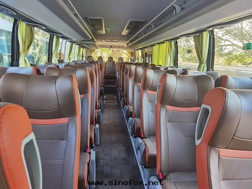 广東(dōng)省(shěng)广州市(shì)區(qū)企業团體(tǐ)旅遊配带(dài)司機(jī)出(chū)租40-45-48人(rén)座大(dà)巴客車接送_广州租車包(bāo)車用車 首選广州現(xiàn)达(dá)汽車租賃公(gōng)司