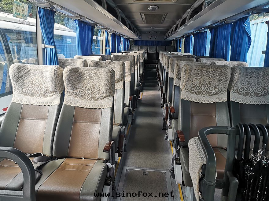 广東(dōng)省(shěng)广州遊玩配带(dài)司機(jī)出(chū)租50多(duō)人(rén)座市(shì)际带(dài)證大(dà)巴旅遊客車包(bāo)天(tiān)_广州租車包(bāo)車 首選广州現(xiàn)达(dá)汽車租賃公(gōng)司