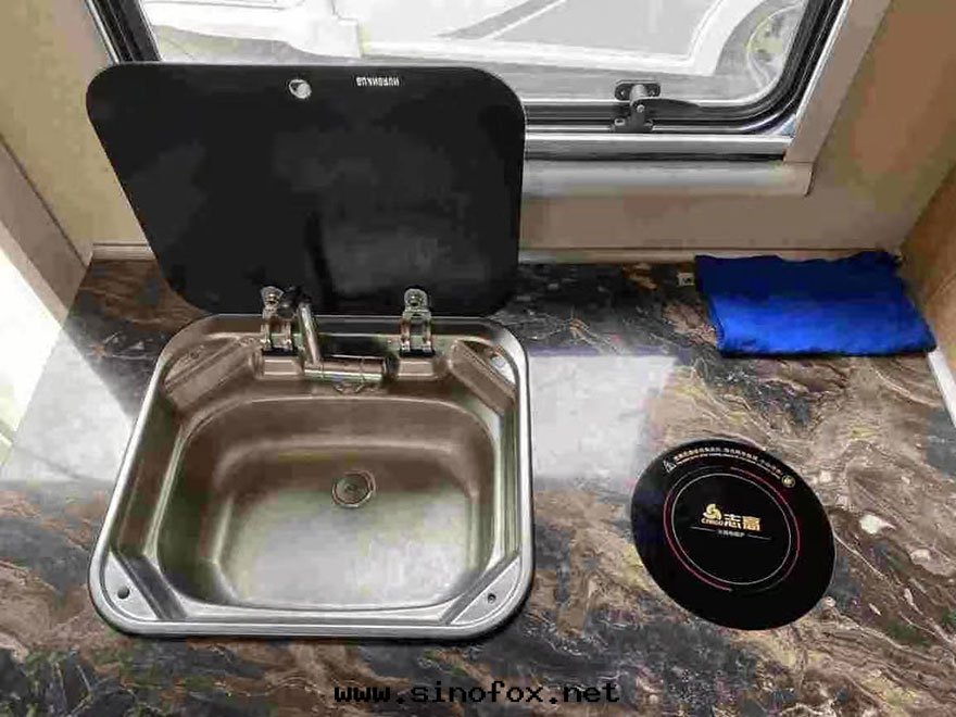 广東(dōng)省(shěng)广州市(shì)哪里(lǐ)有(yǒu)配带(dài)司機(jī)随駕自(zì)駕依維柯房(fáng)車出(chū)租一(yī)天(tiān)多(duō)少(shǎo)錢(qián)_广州租車遊玩包(bāo)車用車 首選广州現(xiàn)达(dá)汽車租賃公(gōng)司