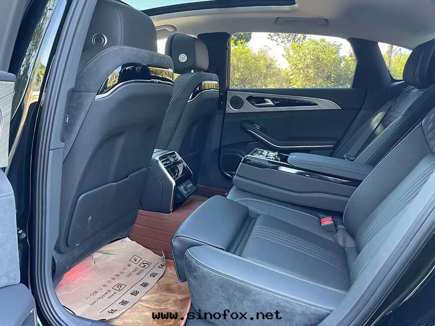 广州租車哪里(lǐ)有(yǒu)自(zì)駕随駕带(dài)司機(jī)出(chū)租紅(hóng)旗(qí)H9轎車租一(yī)天(tiān)多(duō)少(shǎo)錢(qián)_广州包(bāo)車用車 首選广州現(xiàn)达(dá)汽車租賃公(gōng)司