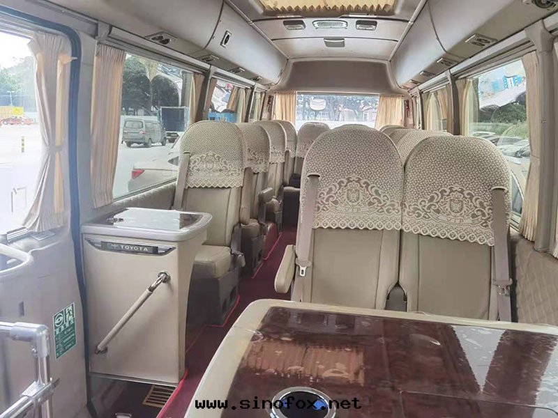 广州豐田(tián)豪華中(zhōng)巴車出(chū)租包(bāo)天(tiān)带(dài)司機(jī)包(bāo)車（23座）_广州租車包(bāo)車用車 首選广州現(xiàn)达(dá)租車公(gōng)司