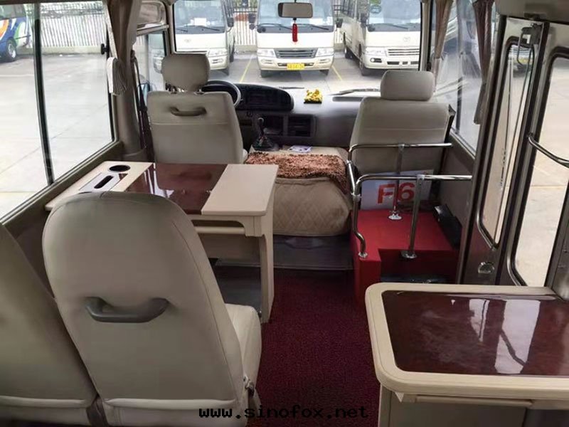 广州豐田(tián)豪華中(zhōng)巴車出(chū)租包(bāo)天(tiān)带(dài)司機(jī)包(bāo)車（23座）_广州租車包(bāo)車用車 首選广州現(xiàn)达(dá)租車公(gōng)司
