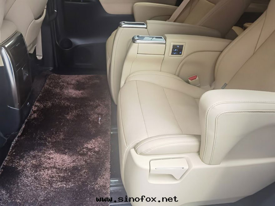 广州自(zì)駕随駕租7座豐田(tián)埃爾法黑(hēi)色(sè)商務(wù)車配带(dài)司機(jī)出(chū)租威爾法包(bāo)年(nián)多(duō)少(shǎo)錢(qián)_广州租車包(bāo)車用車 首選广州現(xiàn)达(dá)汽車租賃公(gōng)司