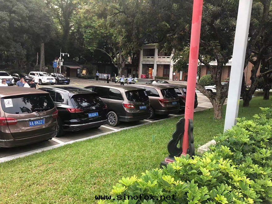 《中(zhōng)國(guó)醫生(shēng)》广州首映禮路(lù)演活動(dòng)用車包(bāo)車,广州租别克(kè)GL8商務(wù)車隊_广州租車包(bāo)車 首選广州現(xiàn)达(dá)租車公(gōng)司