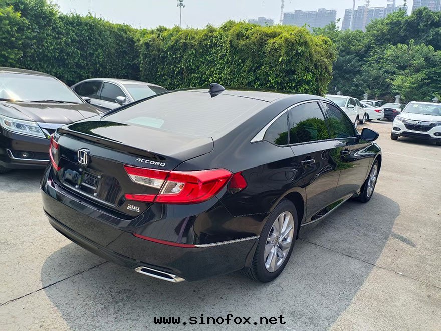 广州哪里(lǐ)有(yǒu)长(cháng)期(qī)出(chū)租自(zì)駕本(běn)田(tián)十(shí)代(dài)雅閣轎車带(dài)司機(jī)包(bāo)天(tiān)月租_首選广州現(xiàn)达(dá)商務(wù)車租賃公(gōng)司