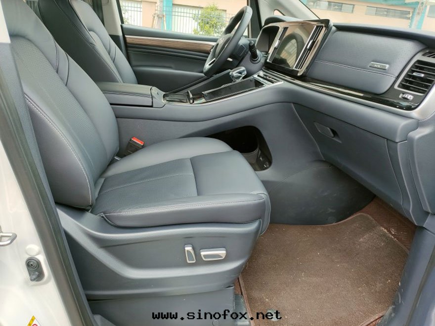 广州自(zì)駕带(dài)司機(jī)年(nián)租月租广汽傳祺M8七(qī)座商務(wù)車7座包(bāo)天(tiān)價格要多(duō)少(shǎo)錢(qián)?_广東(dōng)包(bāo)車用車 首選广州現(xiàn)达(dá)租車公(gōng)司