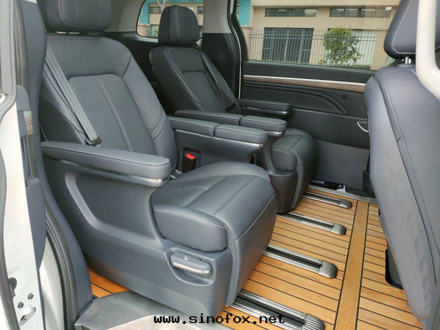 广州自(zì)駕带(dài)司機(jī)年(nián)租月租广汽傳祺M8七(qī)座商務(wù)車7座包(bāo)天(tiān)價格要多(duō)少(shǎo)錢(qián)?_广東(dōng)包(bāo)車用車 首選广州現(xiàn)达(dá)租車公(gōng)司