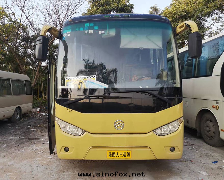 广州市(shì)區(qū)上(shàng)下(xià)班(bān)哪里(lǐ)有(yǒu)带(dài)司機(jī)年(nián)租45座50多(duō)人(rén)座大(dà)巴客車出(chū)租_广州团體(tǐ)旅遊租車包(bāo)車 首選現(xiàn)达(dá)汽車租賃公(gōng)司