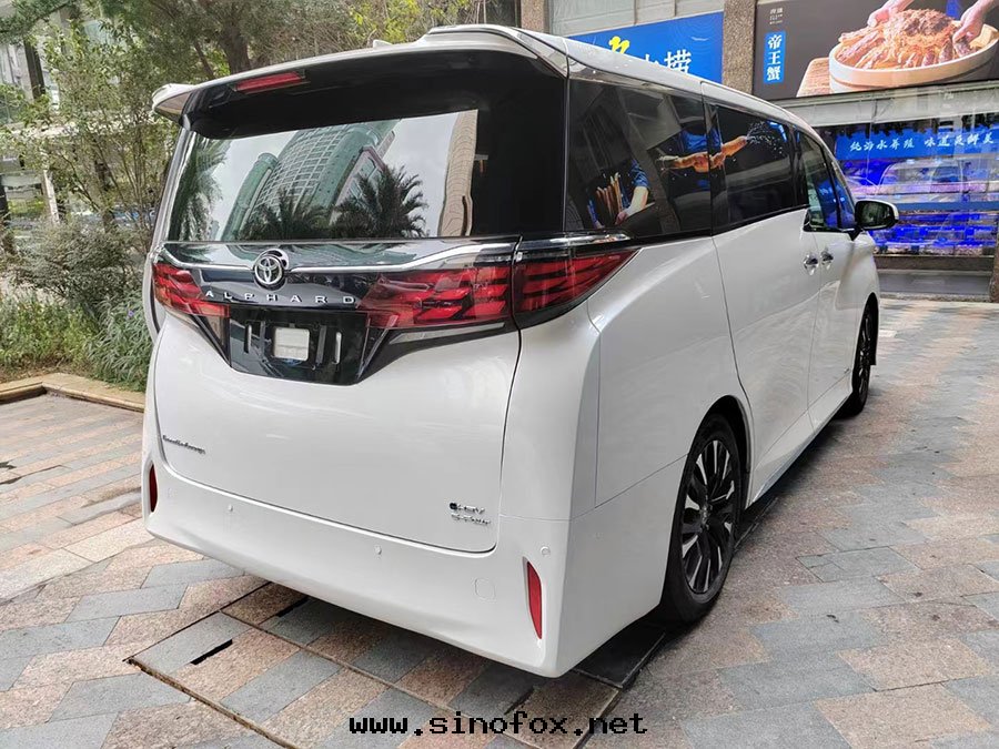广州哪里(lǐ)有(yǒu)自(zì)駕出(chū)租2024款豐田(tián)埃爾法商務(wù)車阿爾法配带(dài)司機(jī)包(bāo)車（7座）_广州租車 首選广州現(xiàn)达(dá)汽車租賃公(gōng)司