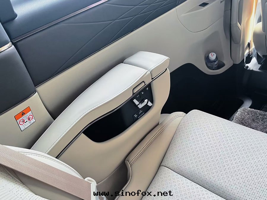 广州哪里(lǐ)有(yǒu)自(zì)駕出(chū)租2024款豐田(tián)埃爾法商務(wù)車阿爾法配带(dài)司機(jī)包(bāo)車（7座）_广州租車 首選广州現(xiàn)达(dá)汽車租賃公(gōng)司