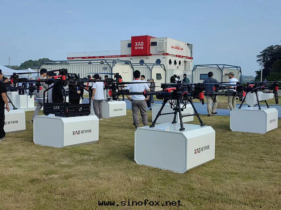 广州公(gōng)司舉辦(bàn)年(nián)会(huì)哪里(lǐ)有(yǒu)出(chū)租50多(duō)人(rén)座大(dà)巴配带(dài)司機(jī)包(bāo)車_广州租車包(bāo)車用車 首選广州現(xiàn)达(dá)租車公(gōng)司