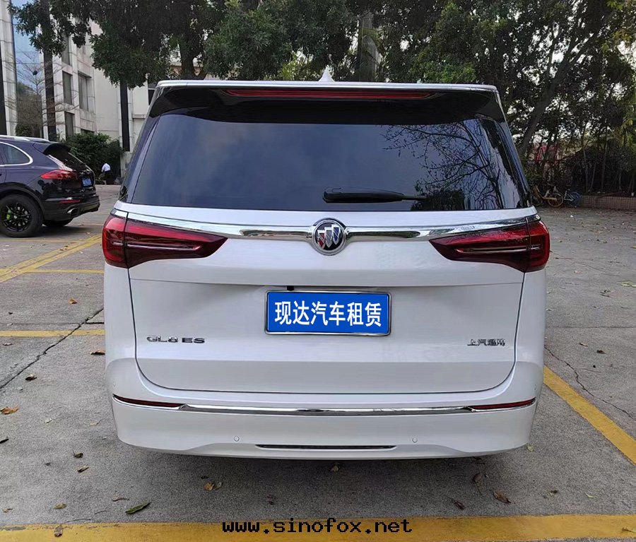 广州市(shì)配带(dài)司機(jī)上(shàng)下(xià)班(bān)租車最(zuì)新(xīn)款别克(kè)商務(wù)GL8陸尊(zūn)653T包(bāo)年(nián)长(cháng)租自(zì)駕_广州租車 首選广州現(xiàn)达(dá)汽車租賃公(gōng)司