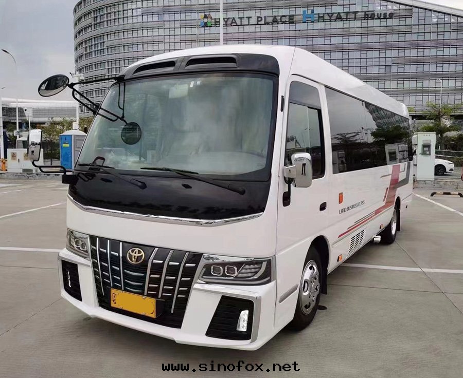 广東(dōng)广州市(shì)區(qū)配带(dài)司機(jī)租12人(rén)座超級豪華豐田(tián)考斯特(tè)中(zhōng)巴車出(chū)租_广州租車包(bāo)車 首選广州現(xiàn)达(dá)汽車租賃公(gōng)司