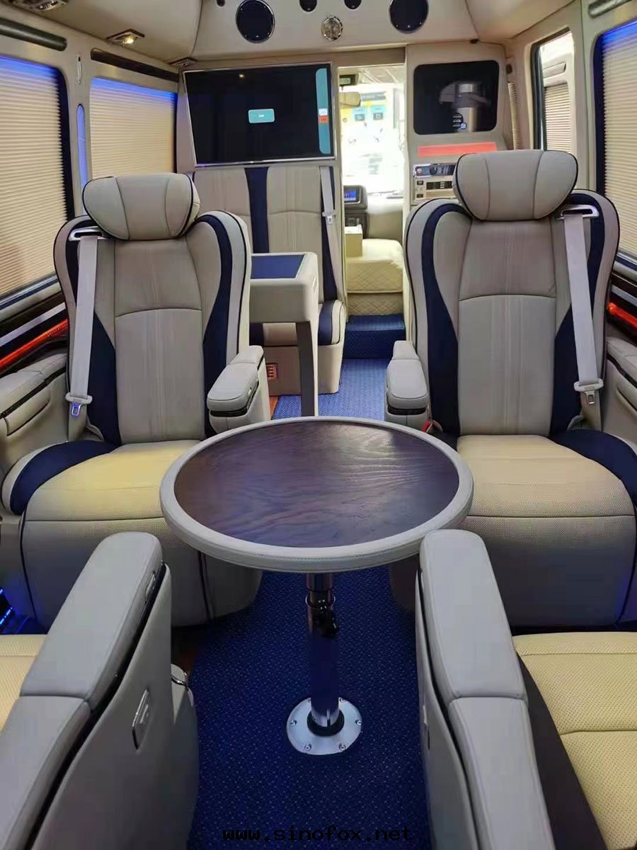 广東(dōng)广州市(shì)區(qū)配带(dài)司機(jī)租12人(rén)座超級豪華豐田(tián)考斯特(tè)中(zhōng)巴車出(chū)租_广州租車包(bāo)車 首選广州現(xiàn)达(dá)汽車租賃公(gōng)司