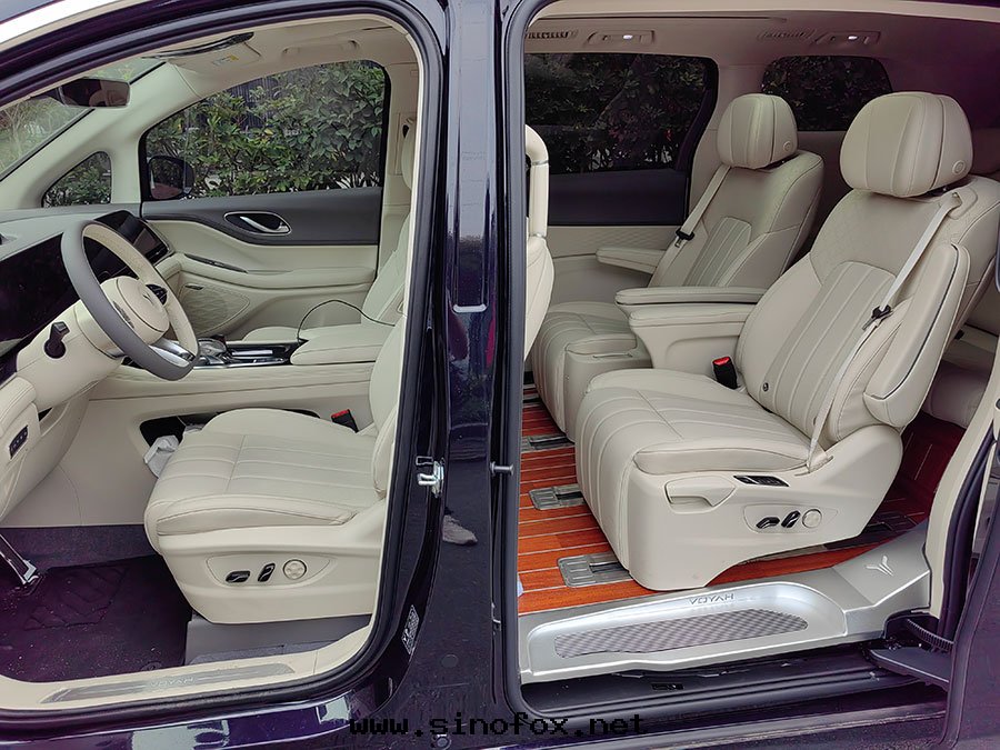 广州市(shì)哪里(lǐ)能(néng)有(yǒu)租到(dào)全(quán)新(xīn)岚图(tú)夢想(xiǎng)家(jiā)7人(rén)座新(xīn)能(néng)源商務(wù)車出(chū)租_广州租車包(bāo)車用車 首選广州現(xiàn)达(dá)汽車租賃公(gōng)司