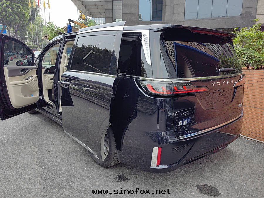 广州市(shì)哪里(lǐ)能(néng)有(yǒu)租到(dào)全(quán)新(xīn)岚图(tú)夢想(xiǎng)家(jiā)7人(rén)座新(xīn)能(néng)源商務(wù)車出(chū)租_广州租車包(bāo)車用車 首選广州現(xiàn)达(dá)汽車租賃公(gōng)司