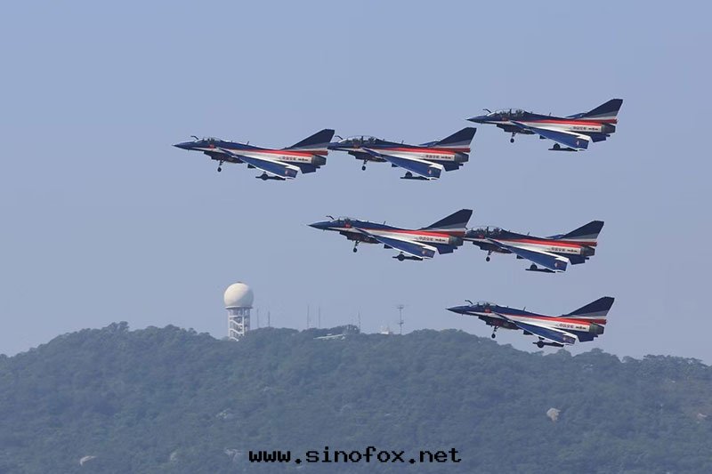 第(dì)十(shí)五(wǔ)屆中(zhōng)國(guó)國(guó)际航空(kōng)航天(tiān)博覽会(huì)嘉賓接待租車别克(kè)GL8阿爾法商務(wù)車_广州包(bāo)車 首選現(xiàn)达(dá)商務(wù)租車公(gōng)司