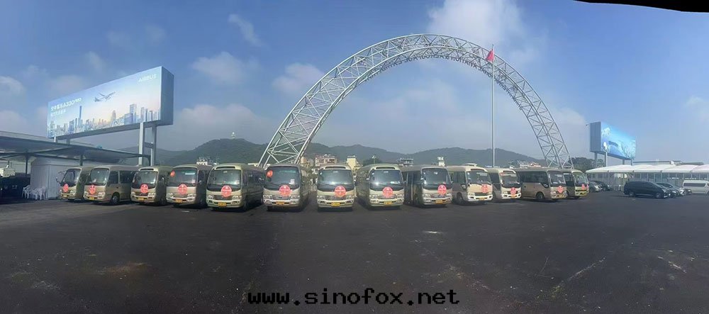 第(dì)十(shí)五(wǔ)屆中(zhōng)國(guó)國(guó)际航空(kōng)航天(tiān)博覽会(huì)嘉賓接待租車别克(kè)GL8阿爾法商務(wù)車_广州包(bāo)車 首選現(xiàn)达(dá)商務(wù)租車公(gōng)司