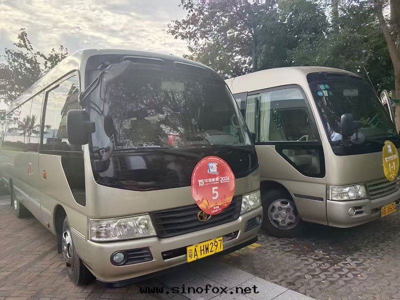 第(dì)十(shí)五(wǔ)屆中(zhōng)國(guó)國(guó)际航空(kōng)航天(tiān)博覽会(huì)嘉賓接待租車别克(kè)GL8阿爾法商務(wù)車_广州包(bāo)車 首選現(xiàn)达(dá)商務(wù)租車公(gōng)司