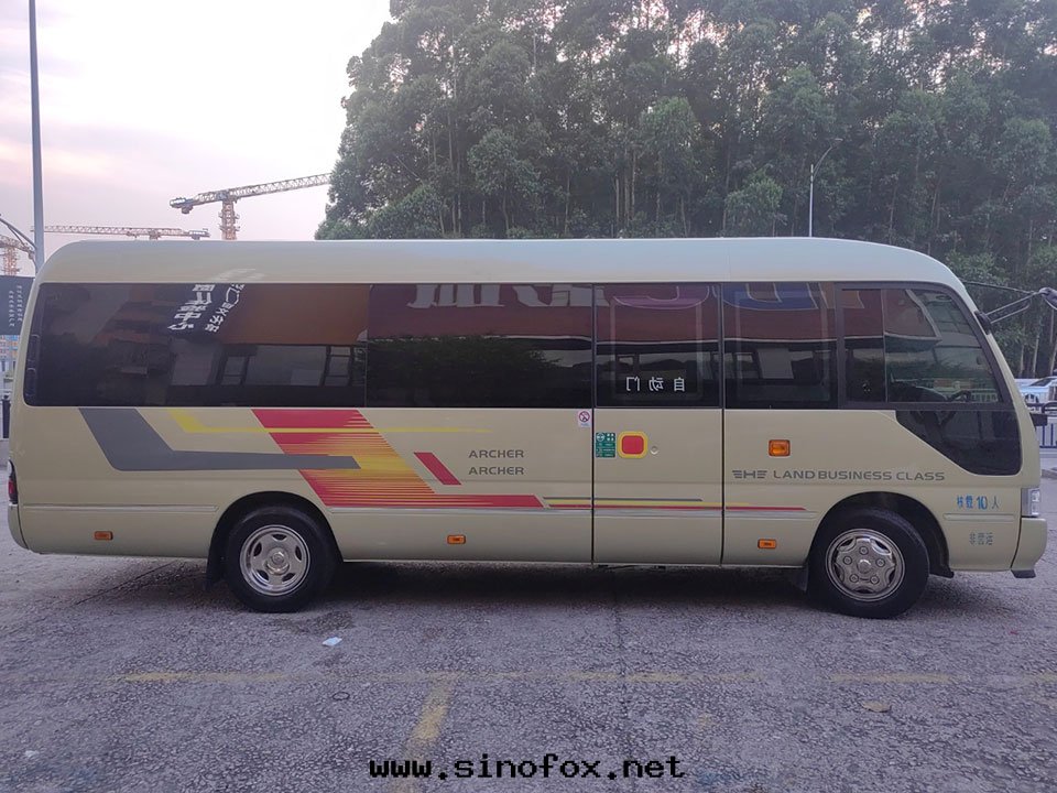 广州哪里(lǐ)有(yǒu)10人(rén)座豐田(tián)考斯特(tè)豪華商務(wù)中(zhōng)巴車配带(dài)司機(jī)出(chū)租_广州租車包(bāo)車 首選現(xiàn)达(dá)汽車租賃公(gōng)司