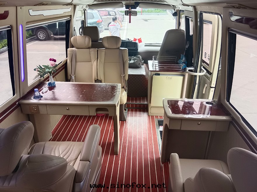 广東(dōng)广州市(shì)區(qū)商務(wù)接待配带(dài)司機(jī)出(chū)租豪華豐田(tián)考斯特(tè)中(zhōng)巴車（16座）_广州租車包(bāo)車用車 首選广州現(xiàn)达(dá)汽車租賃公(gōng)司