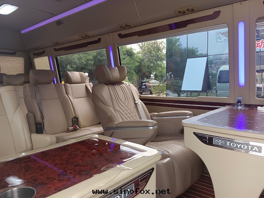 广東(dōng)广州市(shì)區(qū)商務(wù)接待配带(dài)司機(jī)出(chū)租豪華豐田(tián)考斯特(tè)中(zhōng)巴車（16座）_广州租車包(bāo)車用車 首選广州現(xiàn)达(dá)汽車租賃公(gōng)司