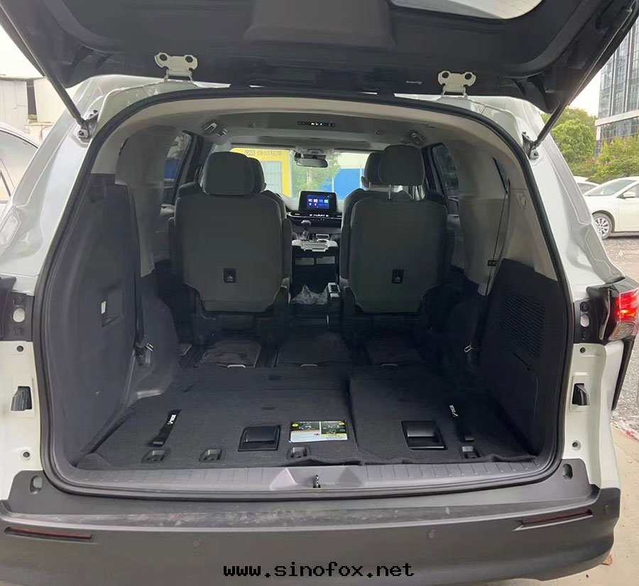 广州自(zì)駕长(cháng)期(qī)年(nián)租豐田(tián)塞納7座格瑞維亞商務(wù)車月出(chū)租多(duō)少(shǎo)錢(qián)_广州租車包(bāo)車用車 首選广州現(xiàn)达(dá)汽車租賃公(gōng)司