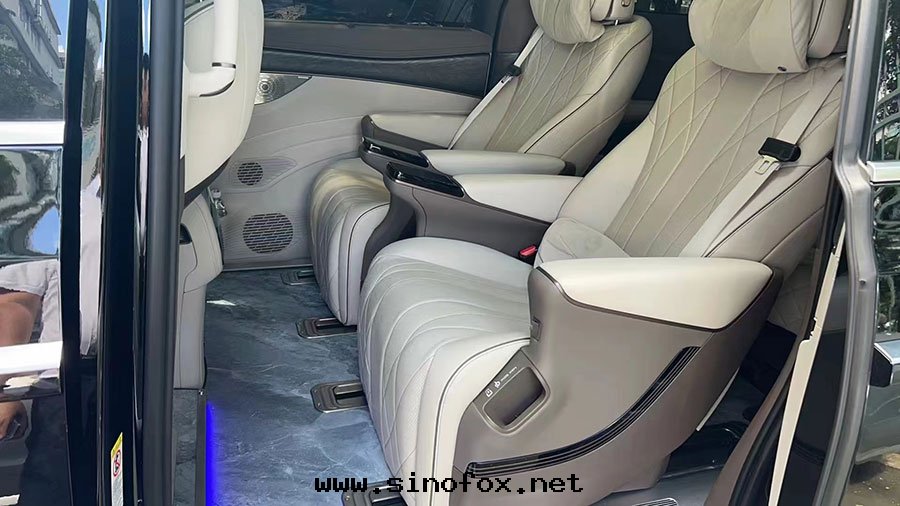 广州自(zì)駕长(cháng)期(qī)出(chū)租比亞迪騰勢D9新(xīn)能(néng)源7座商務(wù)車配带(dài)司機(jī)年(nián)租_广州包(bāo)車用車 首選广州現(xiàn)达(dá)汽車租賃公(gōng)司