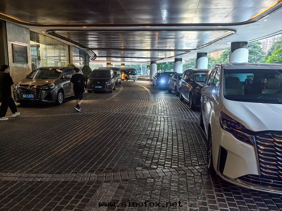 广州自(zì)駕配带(dài)司機(jī)租阿爾法埃爾法商務(wù)出(chū)租7座别克(kè)GL8包(bāo)年(nián)租賃