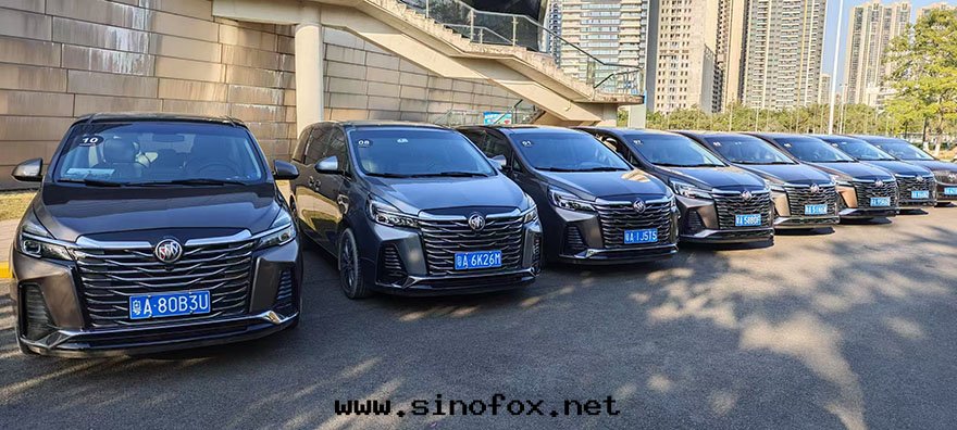 广州AI醫疗創新(xīn)論壇嘉賓接待配带(dài)司機(jī)出(chū)租别克(kè)GL8商務(wù)租車_广州用車 首選現(xiàn)达(dá)汽車租賃公(gōng)司