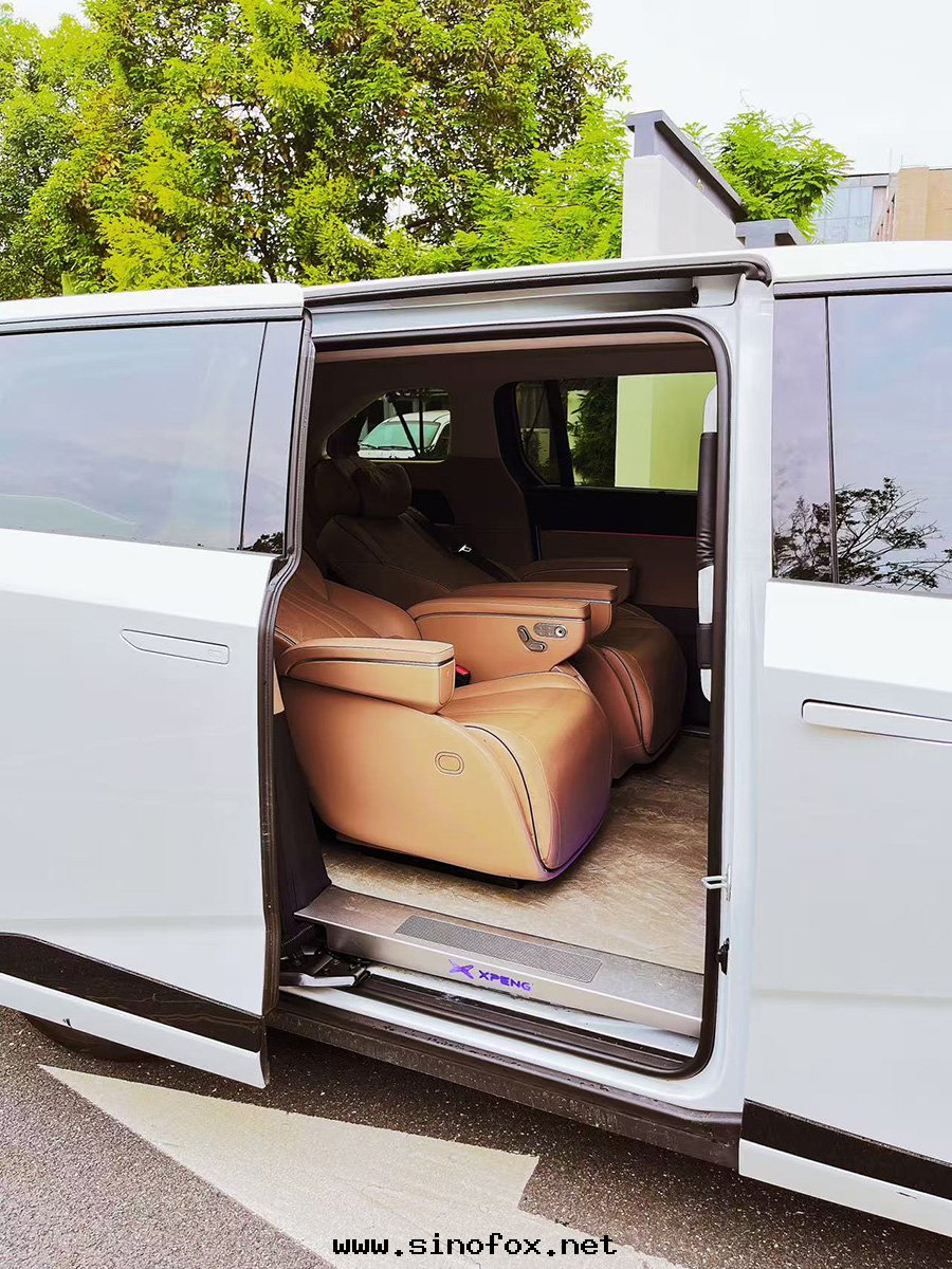 广州自(zì)駕出(chū)租小鵬X9純電(diàn)動(dòng)7座商務(wù)車租金(jīn)多(duō)少(shǎo)錢(qián)_广州租車包(bāo)車用車 首選广州現(xiàn)达(dá)汽車租賃公(gōng)司